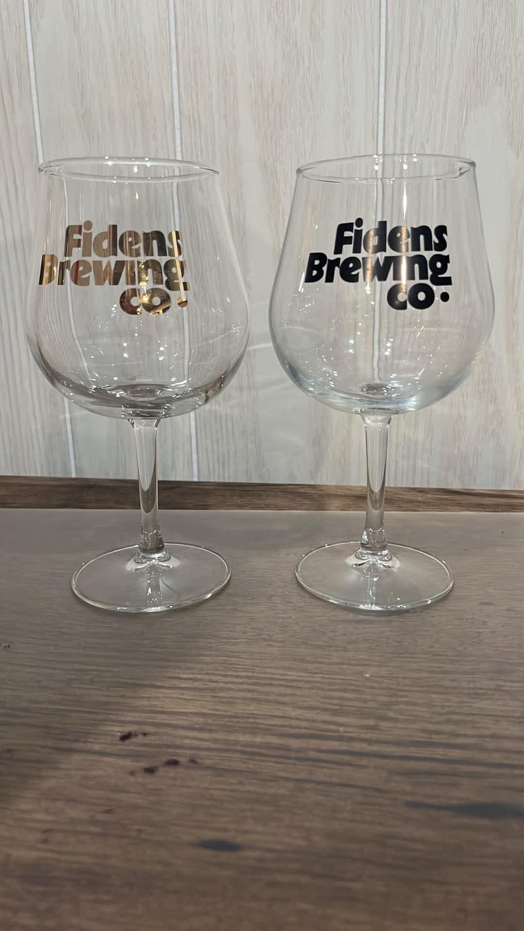 Fidens 7th Anniversary Stem Glass - Gold